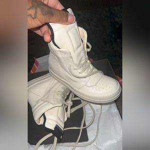 Wore 3 time my daughter can’t find nomore